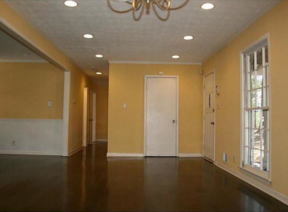 3rd image of 2597 Kings Way