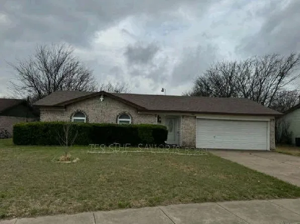 331 Springwillow Rd, Burleson, TX 76028