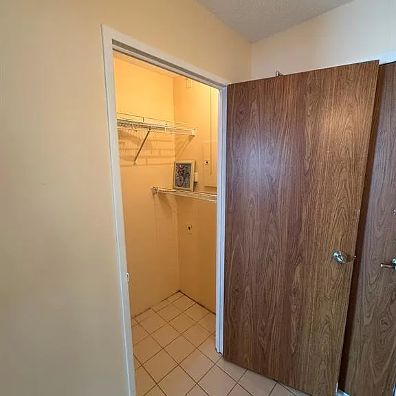 150 Park St W #2706 — Photo 18