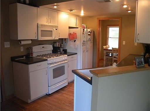 4th image of 615 Helen St