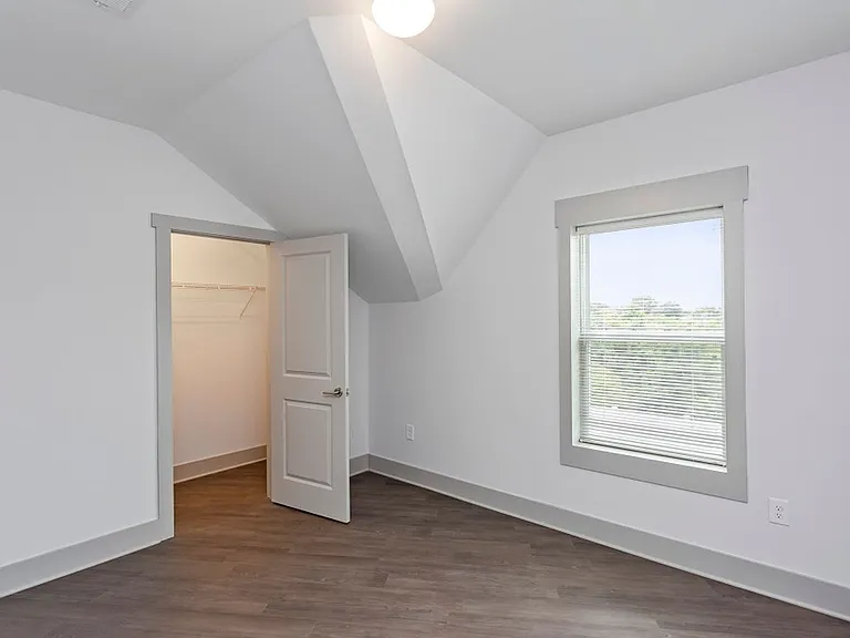 Heritage East Apartments — Photo 47