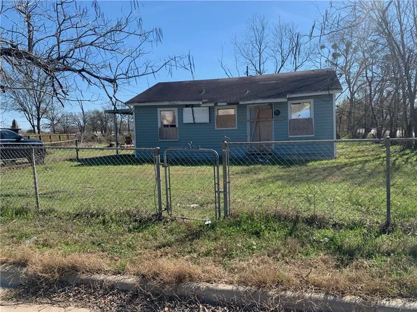813 Foster St, Navasota, TX 77868