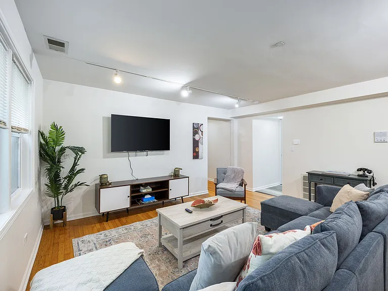 1600 Monroe St #2E — Photo 5