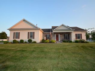 1075 Rustic View Ct, Eldridge, IA 52748