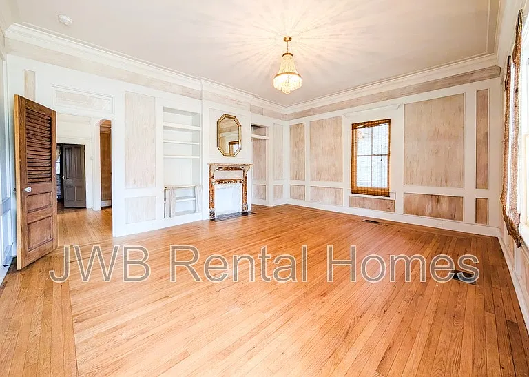 1619 Challen Ave — Photo 3