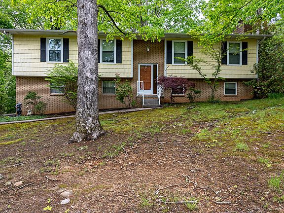 2nd image of 1302 S Dogwood Dr