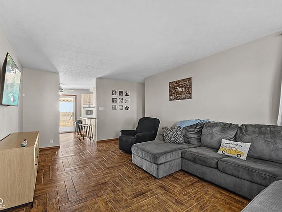 2nd image of 1863 S Franklin Rd