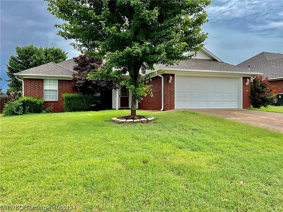 2nd image of 6105 Sandy Parker Ct