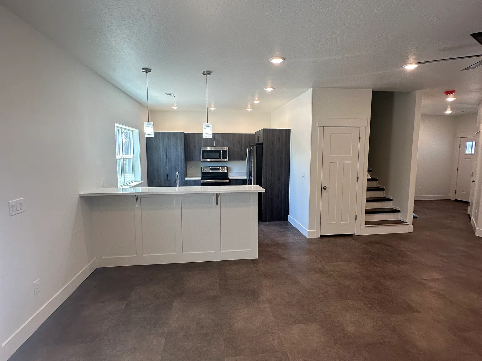 3 bed, 2.5 bath, 1470 sqft, $1,950 — Photo 4