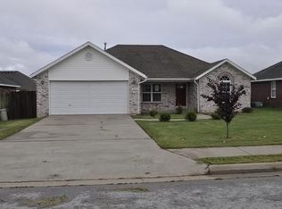 2618 Fruit Tree Ave, Springdale, AR 72764