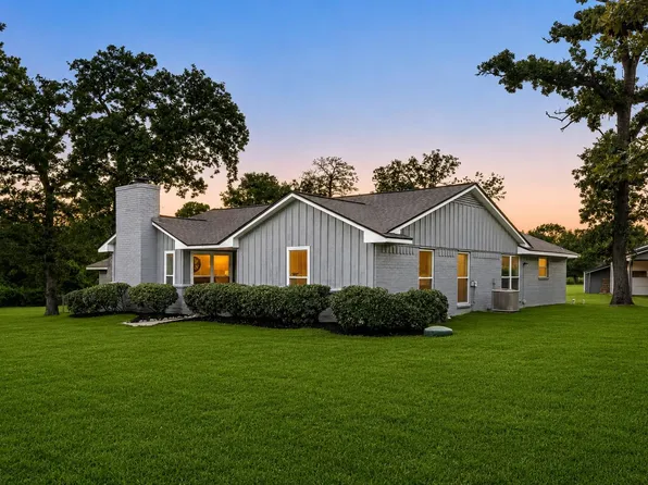 409 Sikes Rd, Bellville, TX 77418