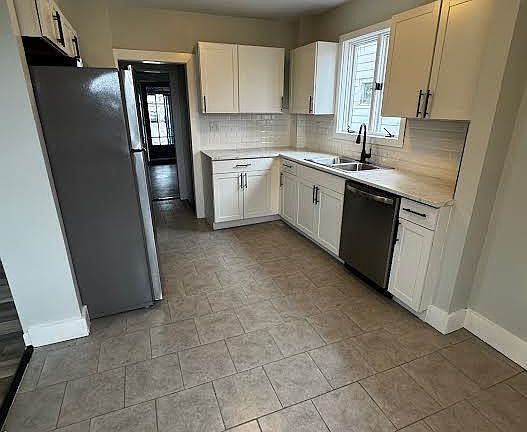 4th image of 22 Bogart Terrace