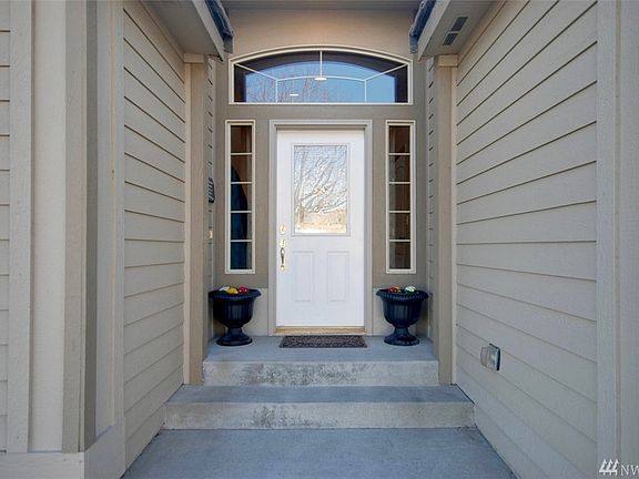 3rd image of 221 E Inglewood Dr