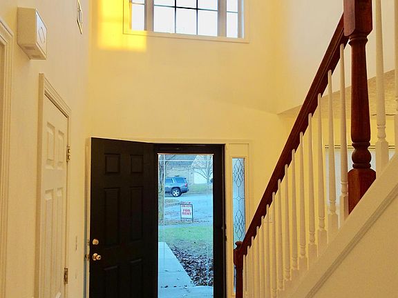 2nd image of 3049 Many Oaks Park