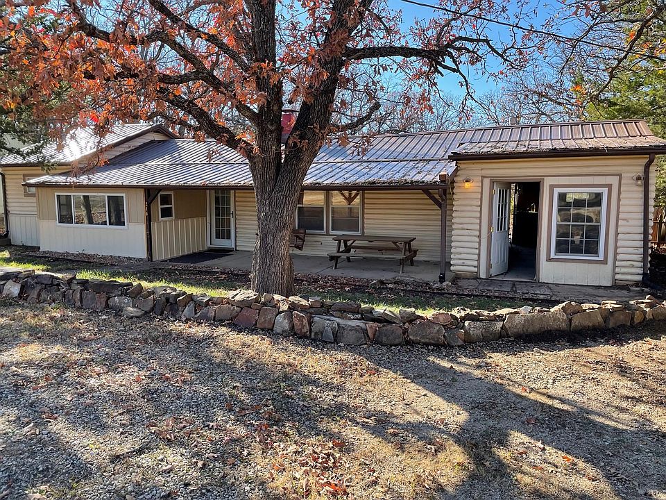 1st image of 216 Lakeview Dr