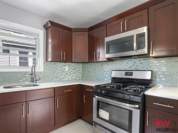 118-27 Lakeview Boulevard East image 7 of 14