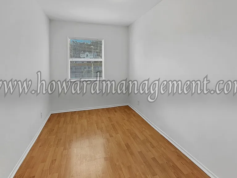 3717 Los Feliz — Photo 5