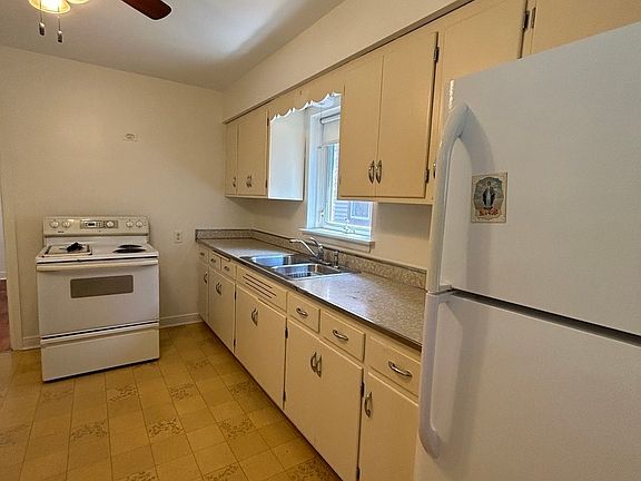 2nd image of 9304 S Turner Ave