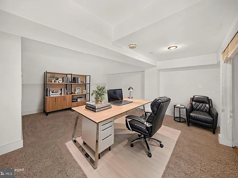 2160 California St NW #101 — Photo 14