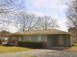 123 N Cherokee Cir, Tunnel Hill, GA 30755