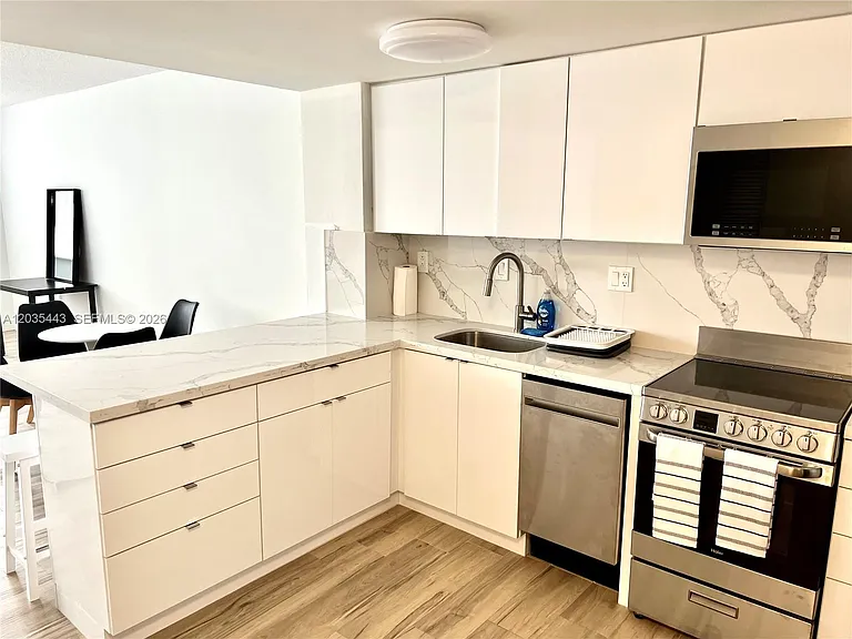801 Brickell Bay Dr #1469 — Photo 6