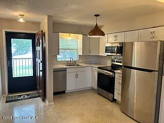 7777 Magnolia Ave #8 — Photo 3