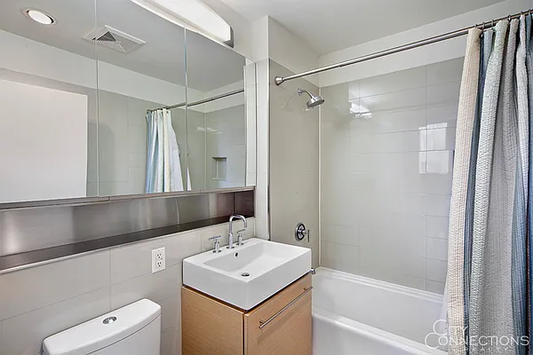 Rented by City Connections Realty | media 15