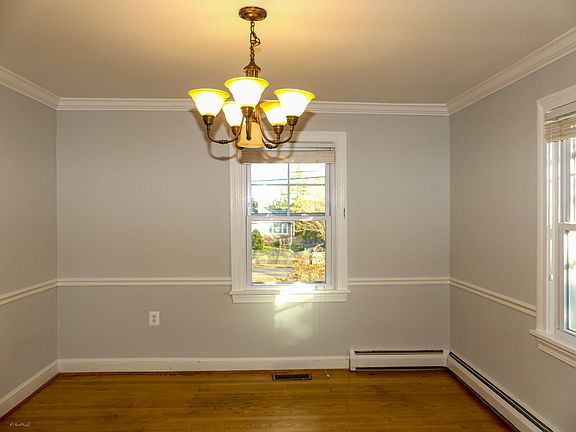 4th image of 903 Crestview Dr