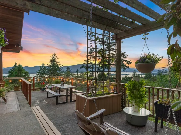 248 Suneagle Dr, Saltspring Island, BC V8K 1E5