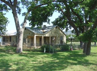 1512 Walter White Rd, Leakey, TX 78873