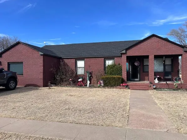 102 E 5th St, Duke, OK 73532