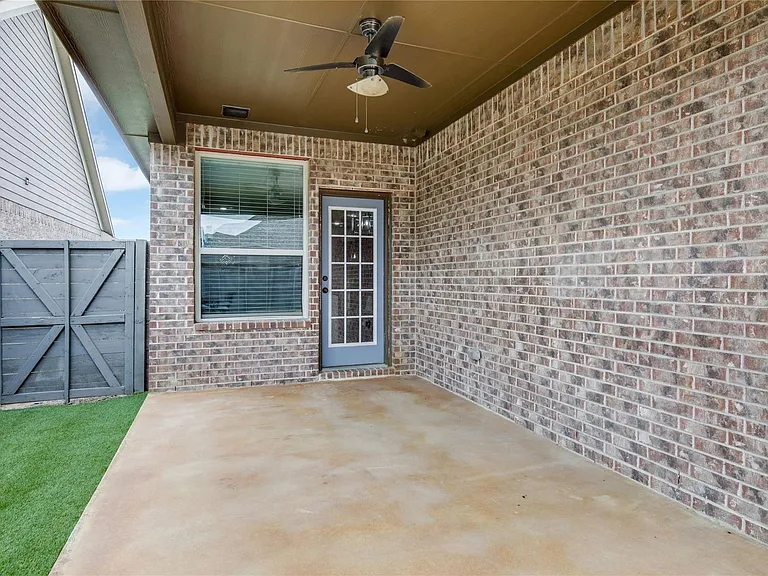 1708 Cole Ln — Photo 18