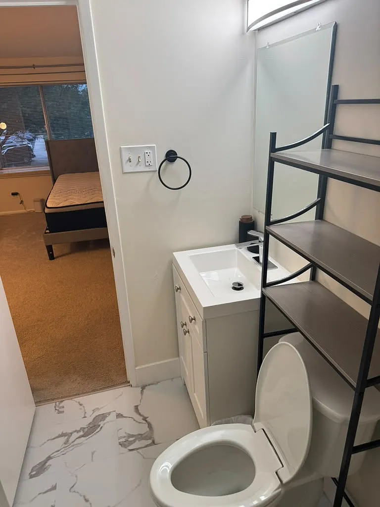 1 bed, $1,000 — Photo 4