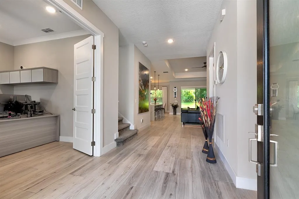 4 bed, 3.5 bath, 2826 sqft, $4,300 — Photo 2
