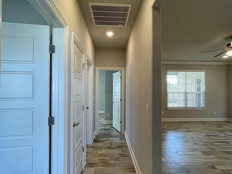421 Linda Ln — Photo 32