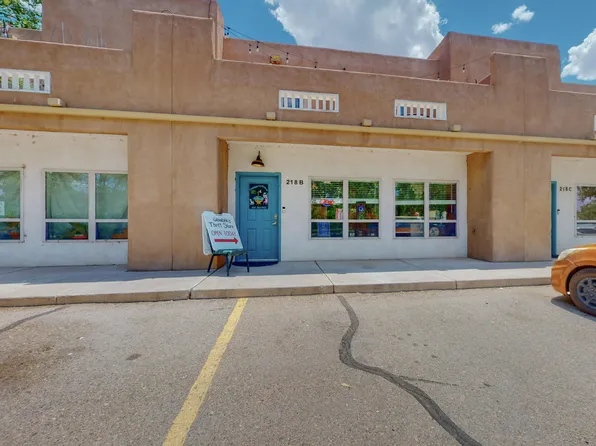 218 Cynthia Loop NW APT B, Albuquerque, NM 87114