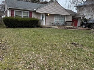 305 Garden Ln, Saginaw, MI 48602