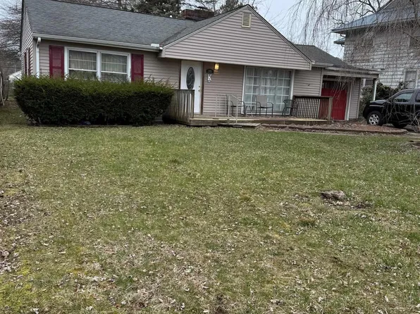 305 Garden Ln, Saginaw, MI 48602