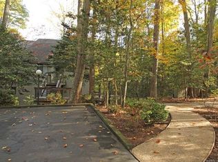 50 Villa Ridge Dr, Hartfield, VA 23071