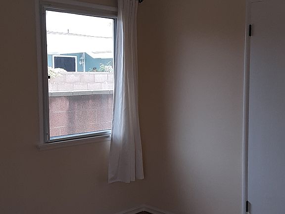 5th image of 3338 W Brady Ave