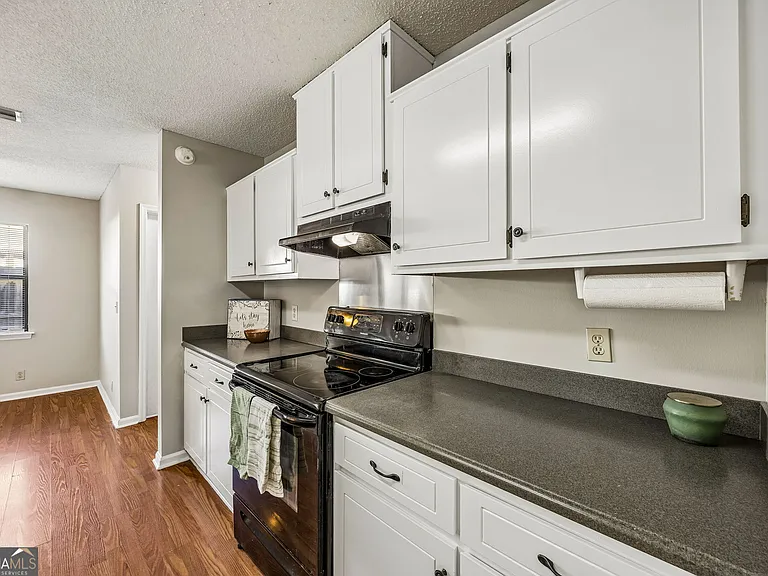 132 Woodvalley Dr — Photo 19