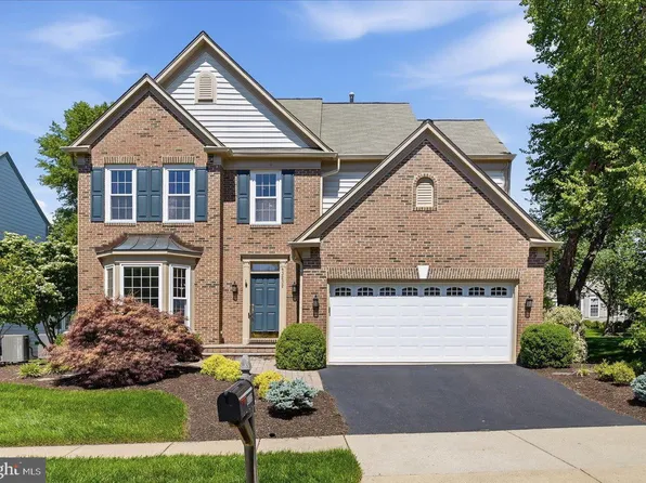 43232 Golf View Dr, Chantilly, VA 20152