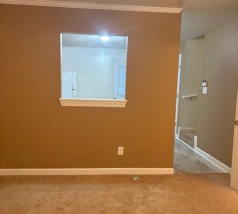4th image of 907 Springwood Dr