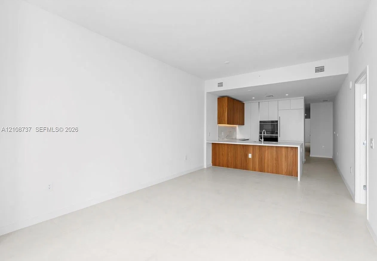 3 bed, 3.0 bath, $11,500 — Photo 4