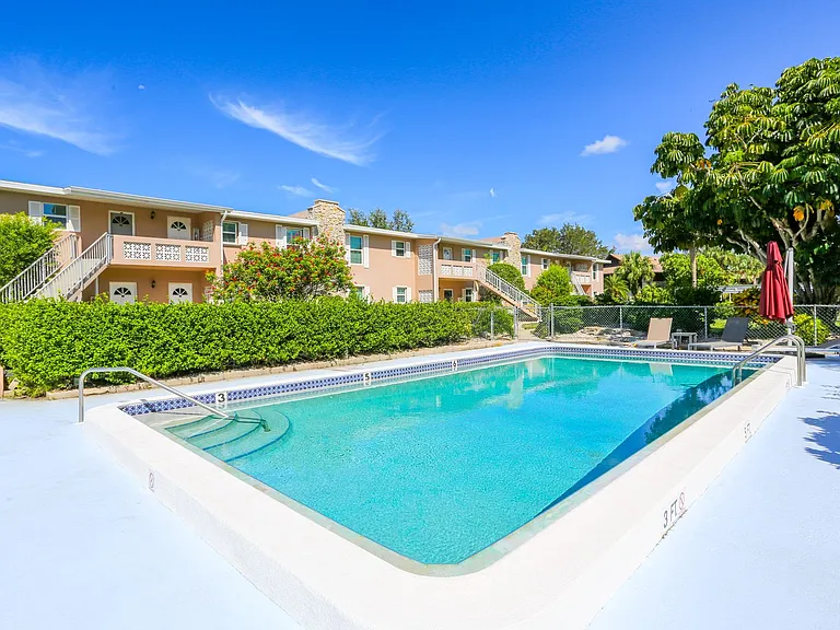 221 Cypress Way E #201 — Photo 23
