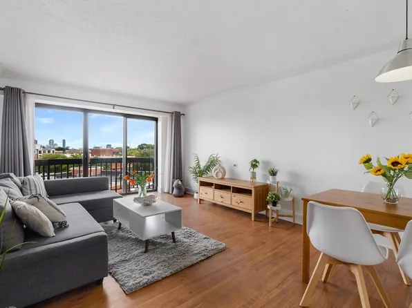15 N Beacon St #403, Allston, MA 02134