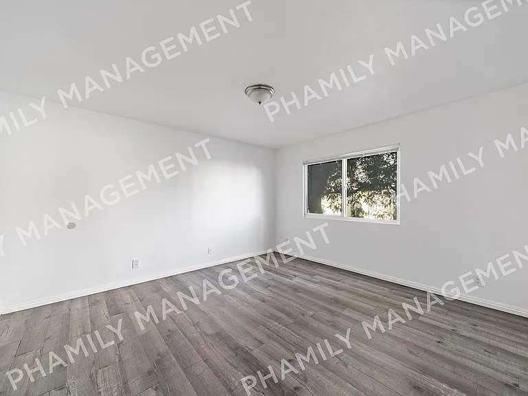 6415 Roble Ave #D — Photo 9