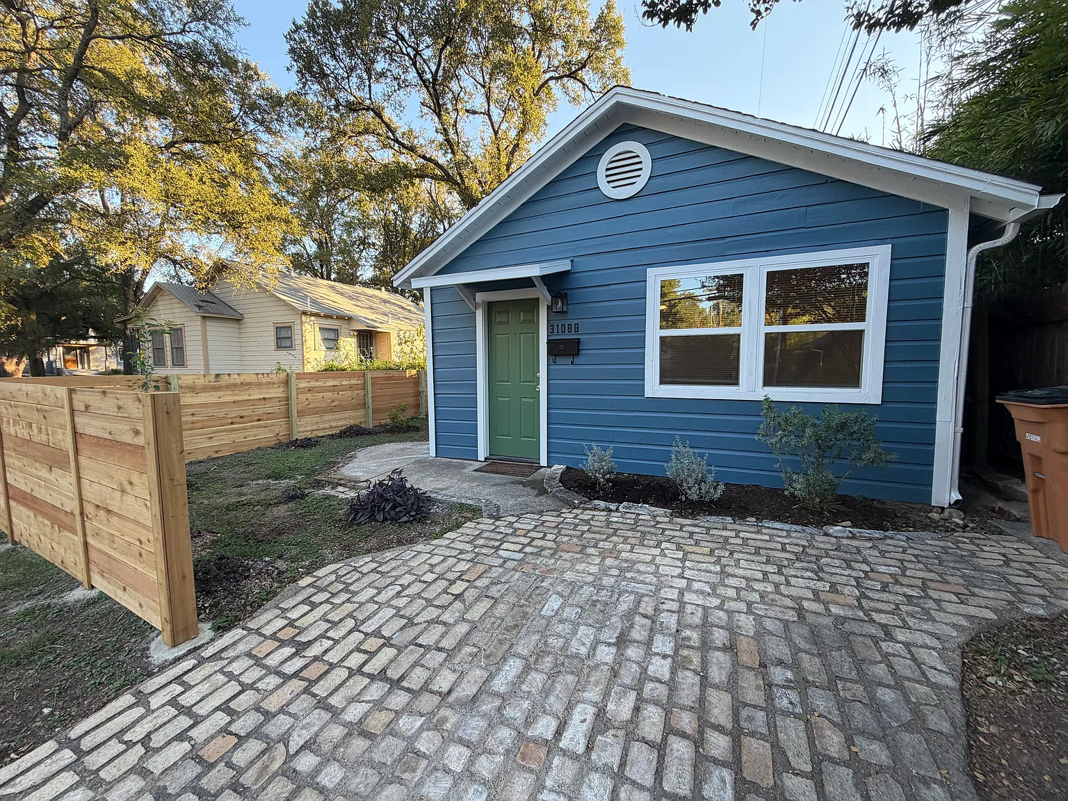 Studio, 450 sqft, $1,350 — Photo 1