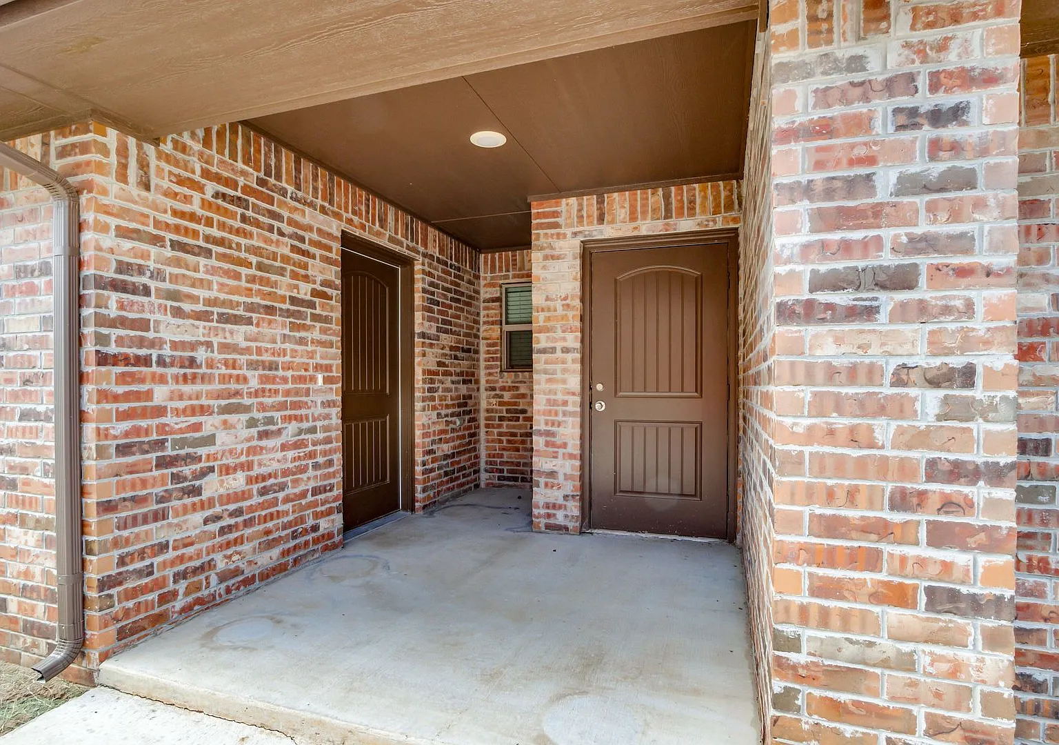 3 Bedroom 2 Bath 2 Car Garage - Edmond Schools — Photo 3