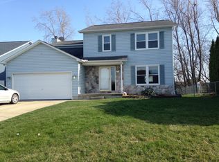 822 Peppermill Cir, Lapeer, MI 48446